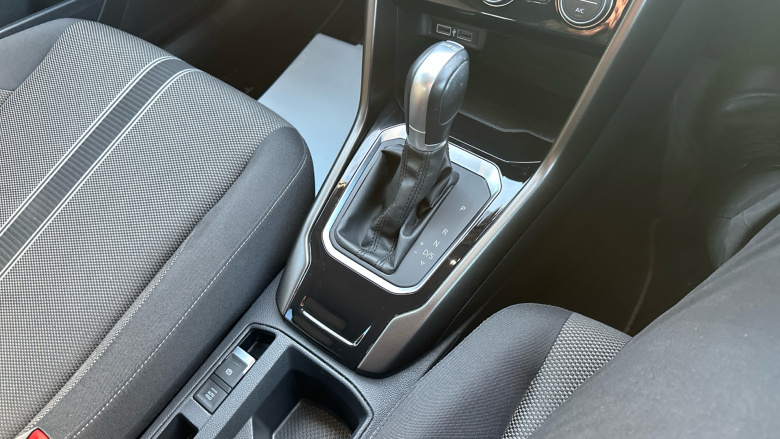 Volkswagen T-Roc 1.5 TSI EVO Design 5dr DSG Petrol Hatchback